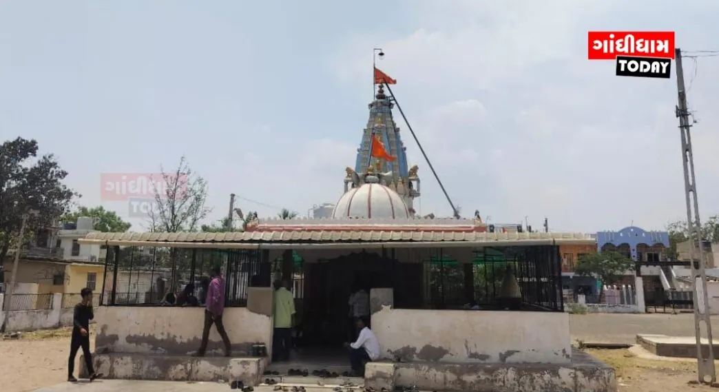 Locals protest against construction of water tank in Gandhidham