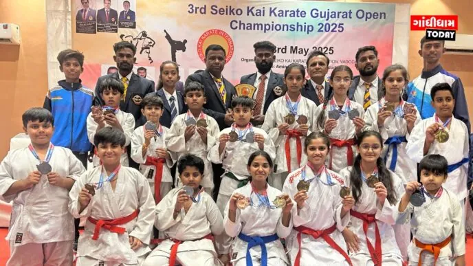 કચ્છ માર્શલ આર્ટ એકેડેમીનો રાજ્ય કક્ષાની કરાટે સ્પર્ધામાં દબદબો, ૧૭ મેડલ જીત્યા