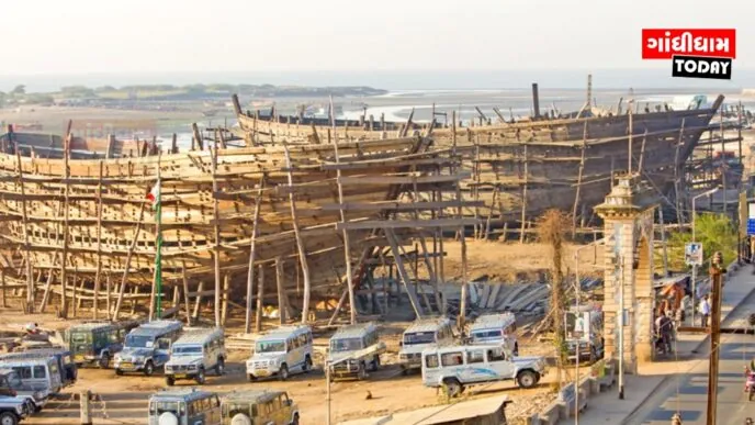 માંડવીના મૌન દરિયે હવે આશાના મોજાં