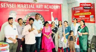 આદિપુર ખાતે પેરેડાઇઝ ફાઉન્ડેશન દ્વારા 350 થી વધુ વિદ્યાર્થીઓને નિઃશુલ્ક નોટબુક અને પુસ્તકોનું વિતરણ