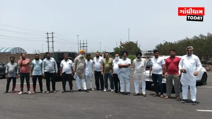 કંડલા અને તુણા પોર્ટ પર લોડિંગ કામગીરી ઠપ: ટ્રાન્સપોર્ટરોની અનિશ્ચિત હડતાળ શરૂ