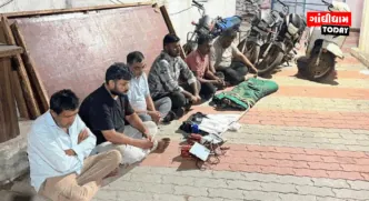 પીપરી ગામમાં SMCનો જુગારધામ પર દરોડો: 6 ઝડપાયા, 11 ફરાર