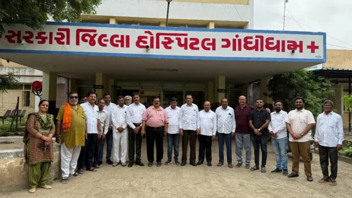 પૂર્વમંત્રી વાસણભાઈ આહીરના 68મા જન્મદિવસની રામબાગ સરકારી હોસ્પિટલ ખાતે ફળ વિતરણ સાથે ઉજવણી