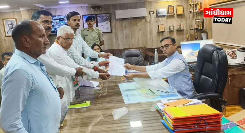 કચ્છની કોલેજોમાં સુરક્ષાના અભાવને લઈ NSUI દ્વારા આવેદનપત્ર: દોષિત કોલેજોની માન્યતા રદ કરવાની માંગ