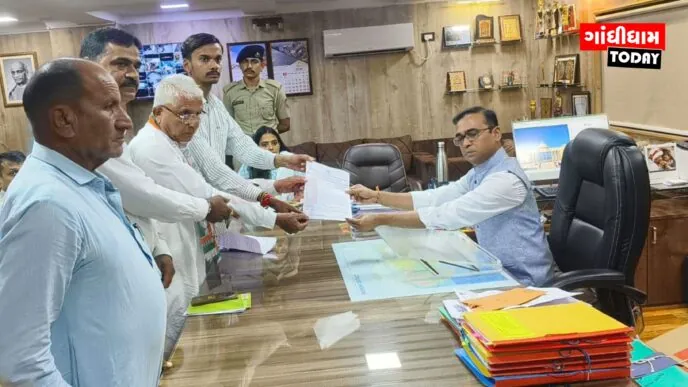 કચ્છની કોલેજોમાં સુરક્ષાના અભાવને લઈ NSUI દ્વારા આવેદનપત્ર: દોષિત કોલેજોની માન્યતા રદ કરવાની માંગ