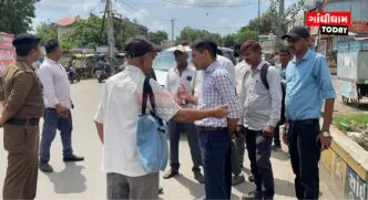 'વન વીક વન રોડ' સફાઈ ઝુંબેશ: કમિશનર મનીષ ગુરવાણીએ આદિપુરના 64 બજારની મુલાકાત લીધી